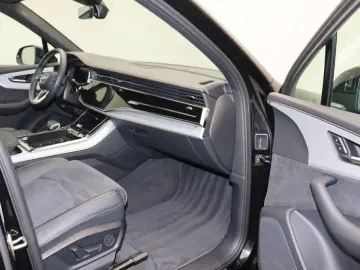 AUDI Q7 50 TDI quattro S line Matrix Navi AHK