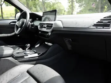 BMW X4 40i xDrive FACEL. PANO AHK HUD 360  LASER