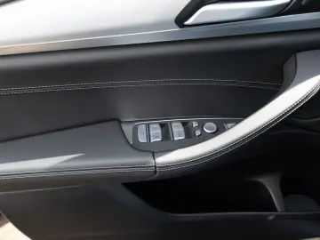 BMW X4 40i xDrive FACEL. PANO AHK HUD 360  LASER