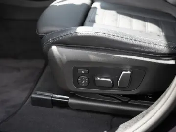 BMW X4 40i xDrive FACEL. PANO AHK HUD 360  LASER