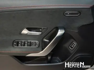 MERCEDES-BENZ CLA 200 AMG PANO LED KEYLESS AMBIENTE R-KAMERA