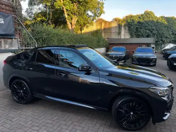BMW X6 xDr40d M Sport PANO AHK Sitzkl Massag StandHz