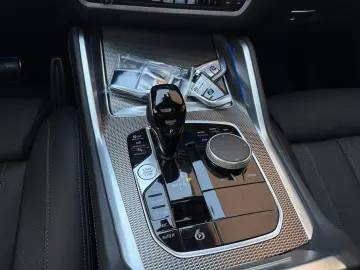 BMW X6 xDr40d M Sport PANO AHK Sitzkl Massag StandHz