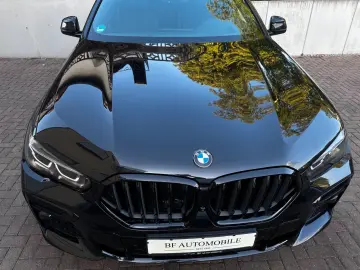 BMW X6 xDr40d M Sport PANO AHK Sitzkl Massag StandHz