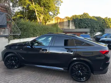 BMW X6 xDr40d M Sport PANO AHK Sitzkl Massag StandHz