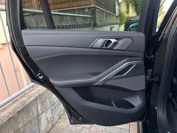 BMW X6 xDr40d M Sport PANO AHK Sitzkl Massag StandHz