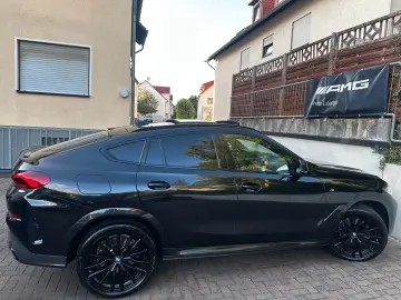 BMW X6 xDr40d M Sport PANO AHK Sitzkl Massag StandHz