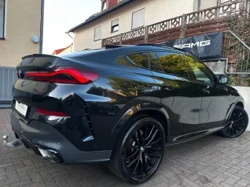 BMW X6 xDr40d M Sport PANO AHK Sitzkl Massag StandHz