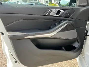 BMW X5 xDrive30d M Sport Pro AHK Head-Up Pano Shz