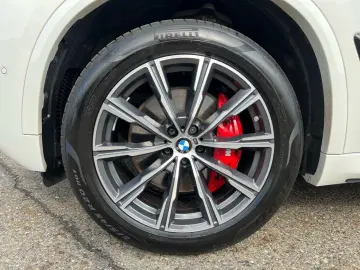 BMW X5 xDrive30d M Sport Pro AHK Head-Up Pano Shz