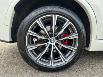 BMW X5 xDrive30d M Sport Pro AHK Head-Up Pano Shz