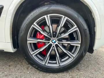 BMW X5 xDrive30d M Sport Pro AHK Head-Up Pano Shz