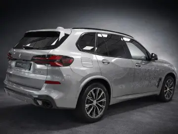 BMW X5 xDrive30d 3x M SPORT PRO PANO ICONIC INDIVIDU
