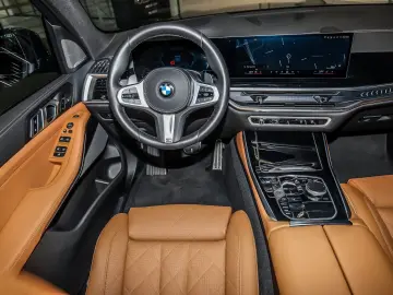 BMW X5 xDrive30d M Sport HUD PANO ACC AHK 360 KAM