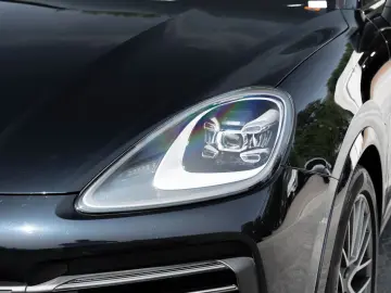 PORSCHE Cayenne S Coupe Platinum Edition Sport Chrono P