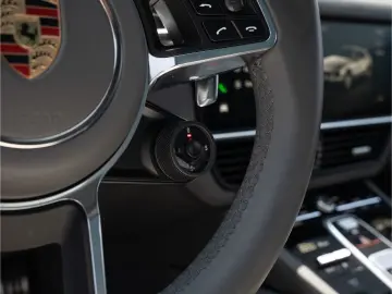 PORSCHE Cayenne S Coupe Platinum Edition Sport Chrono P