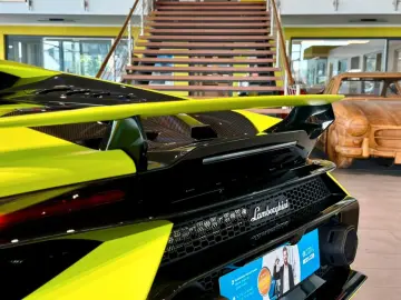 LAMBORGHINI Huracán Tecnica  PPF  Lift Carbon