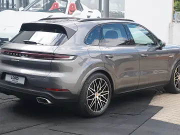 PORSCHE Cayenne E-Hybrid Luft Pano MASSAGE BOSE Head Up