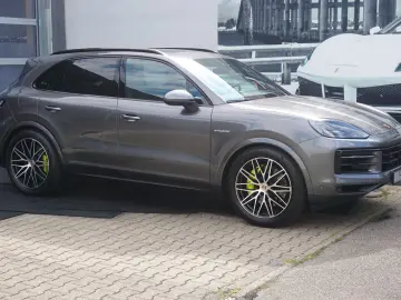 PORSCHE Cayenne E-Hybrid Luft Pano MASSAGE BOSE Head Up