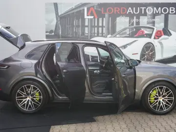 PORSCHE Cayenne E-Hybrid Luft Pano MASSAGE BOSE Head Up