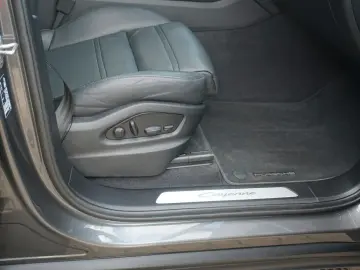 PORSCHE Cayenne E-Hybrid Luft Pano MASSAGE BOSE Head Up