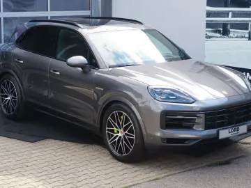 PORSCHE Cayenne E-Hybrid Luft Pano MASSAGE BOSE Head Up