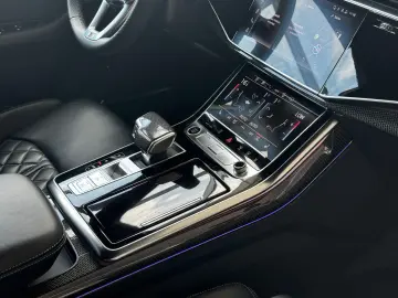 AUDI Q8 quat. competition plus 3.0TDI  S-Line Matrix