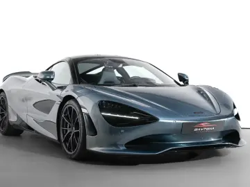 McLaren 750S   226 KM   TechLux   Carbon