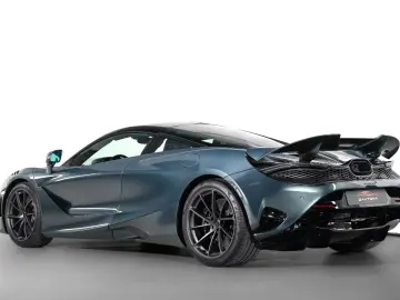 McLaren 750S   226 KM   TechLux   Carbon