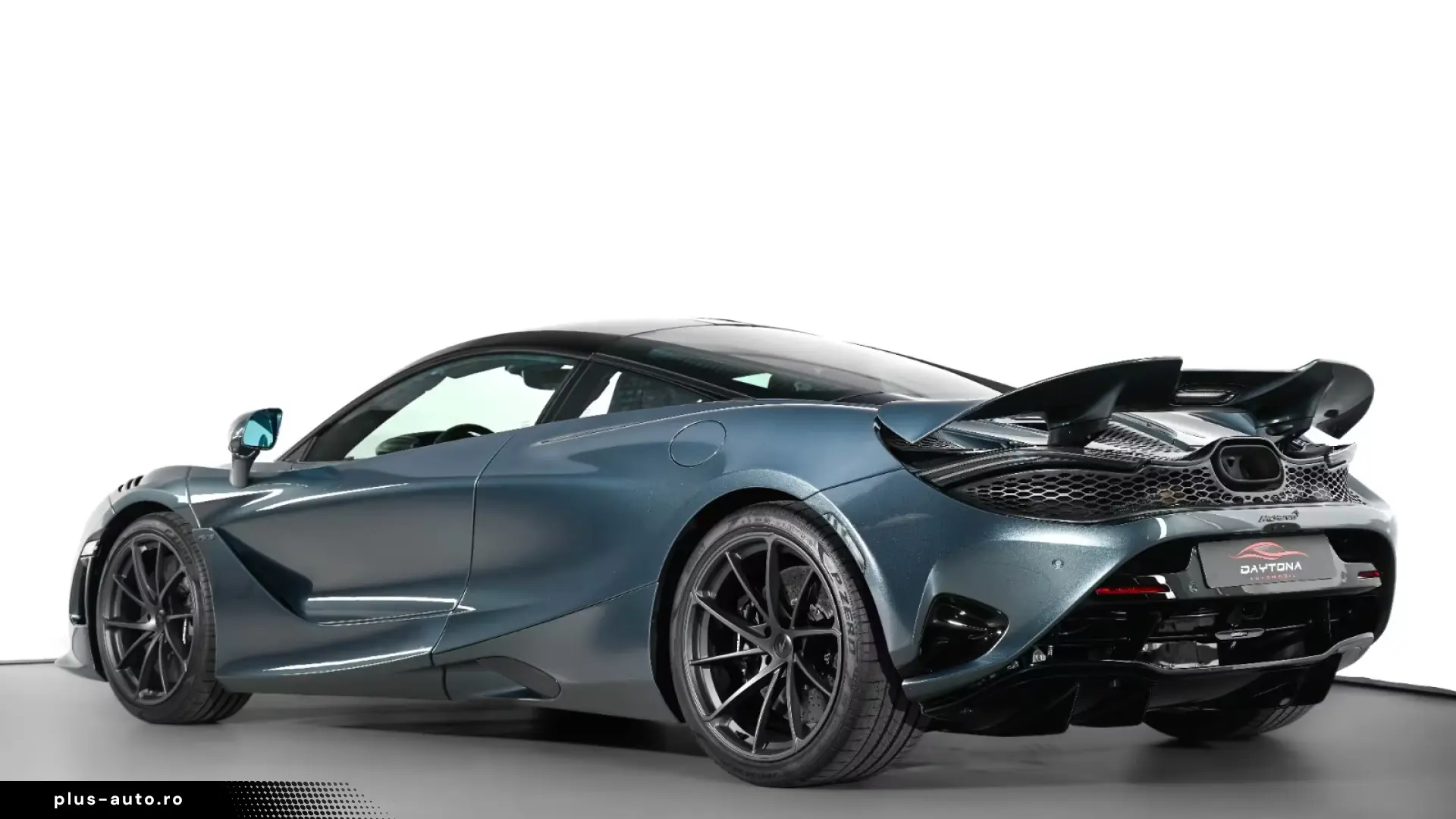 McLaren 750S   226 KM   TechLux   Carbon