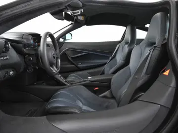 McLaren 750S   226 KM   TechLux   Carbon