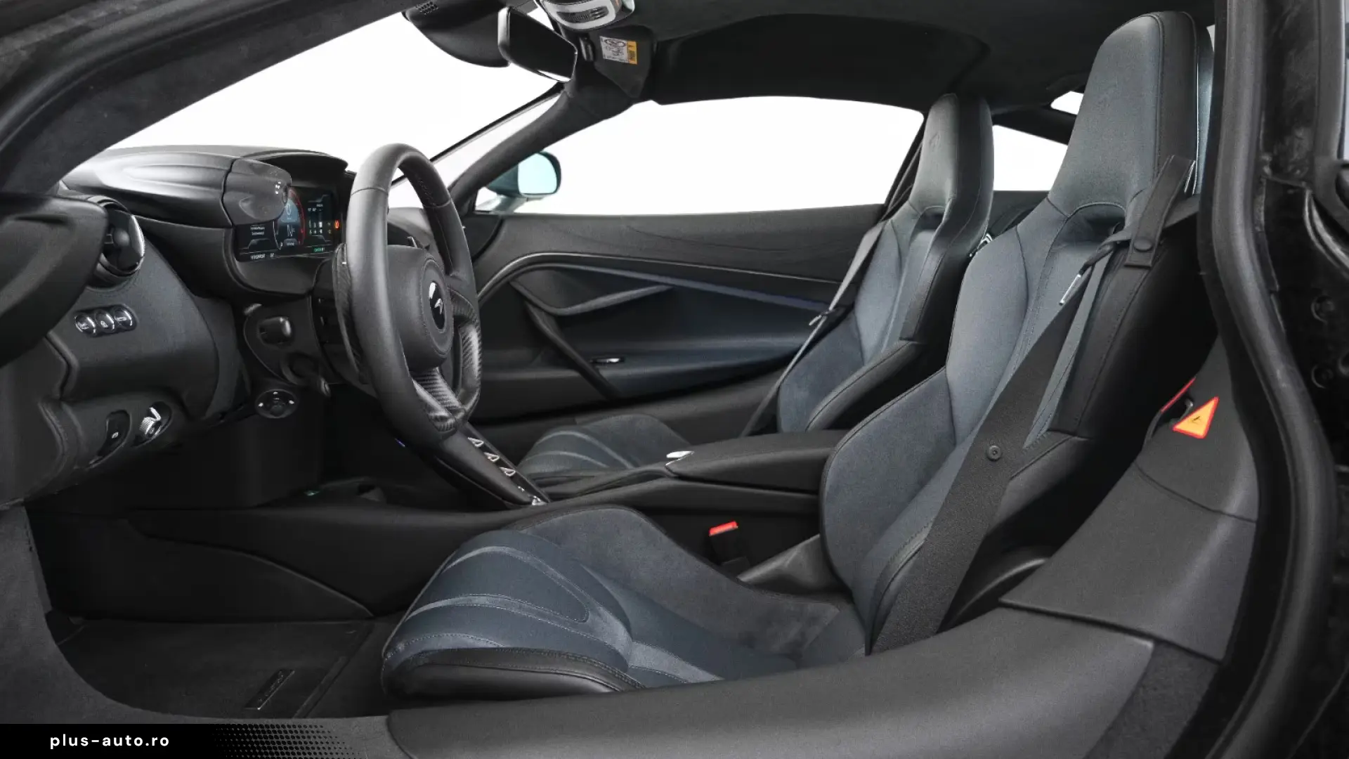 McLaren 750S   226 KM   TechLux   Carbon