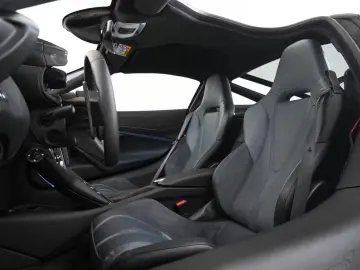 McLaren 750S   226 KM   TechLux   Carbon