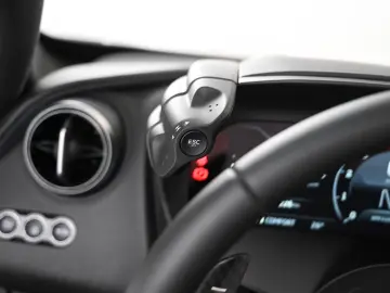 McLaren 750S   226 KM   TechLux   Carbon