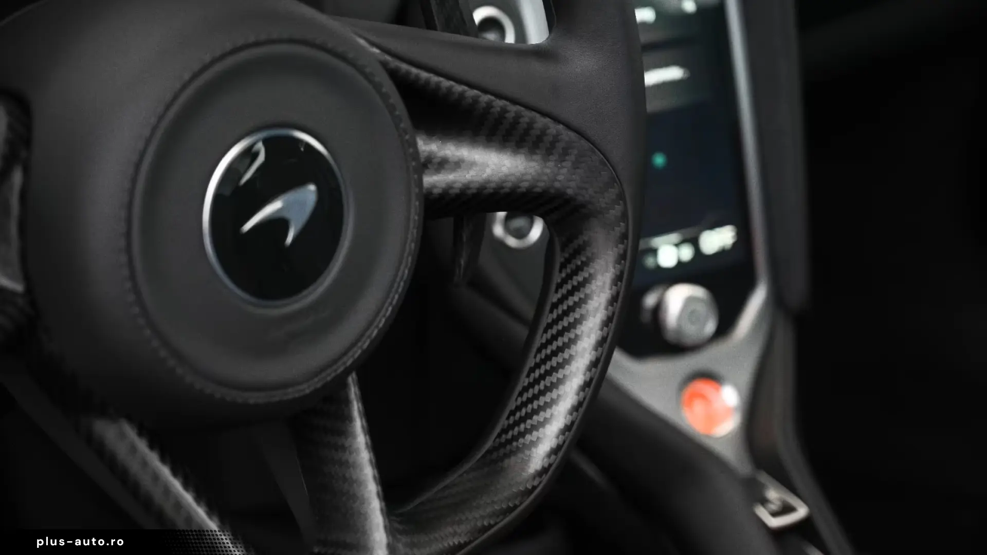McLaren 750S   226 KM   TechLux   Carbon