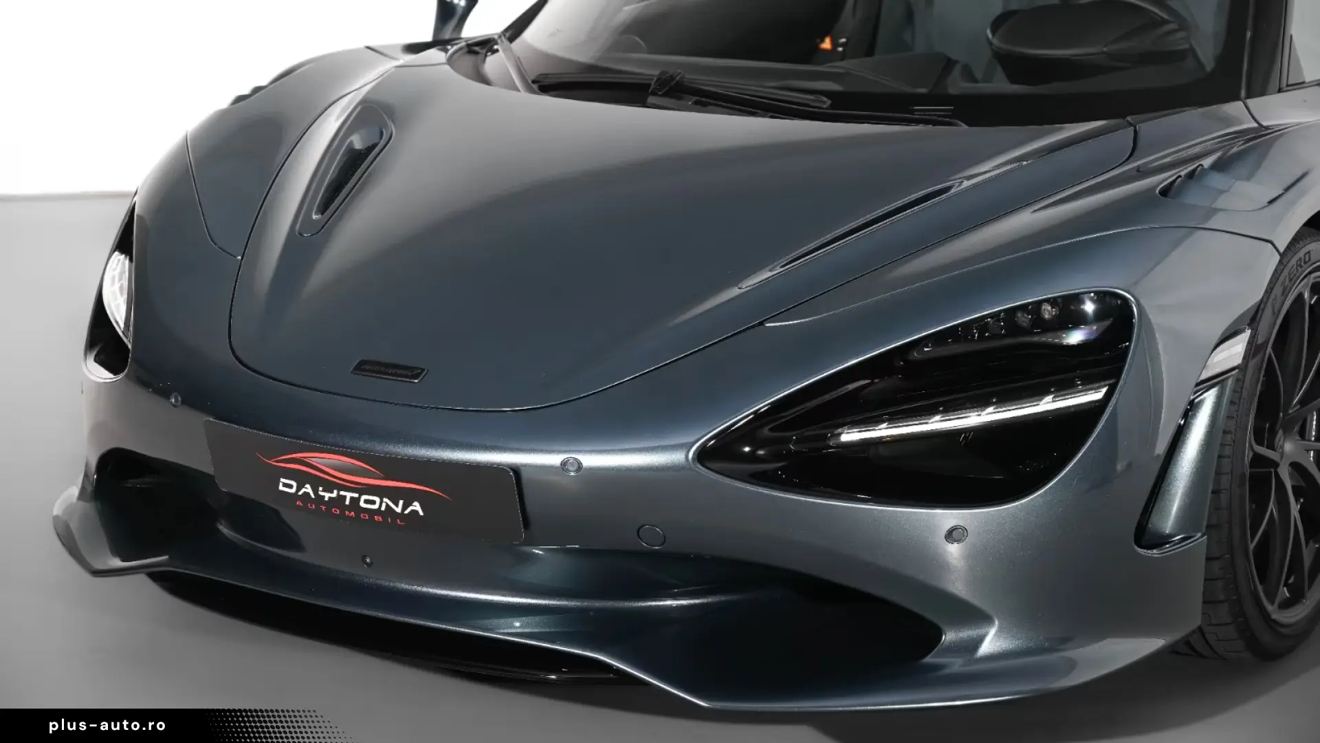 McLaren 750S   226 KM   TechLux   Carbon