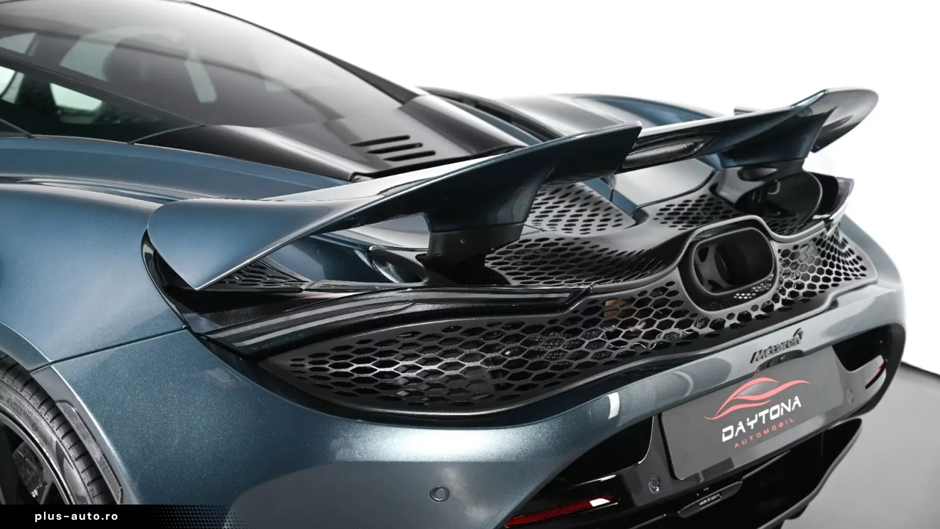McLaren 750S   226 KM   TechLux   Carbon