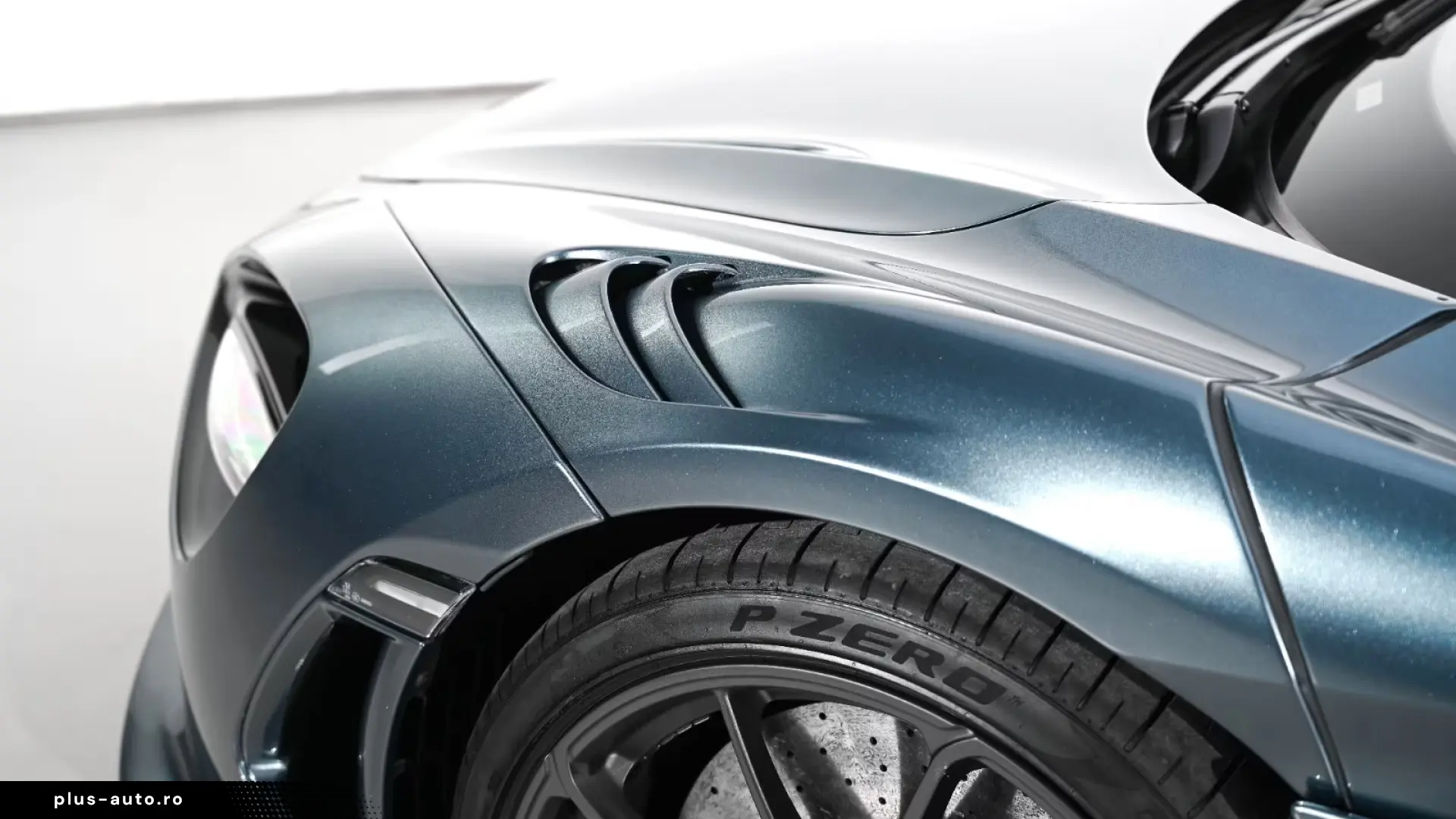 McLaren 750S   226 KM   TechLux   Carbon