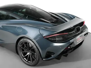 McLaren 750S   226 KM   TechLux   Carbon