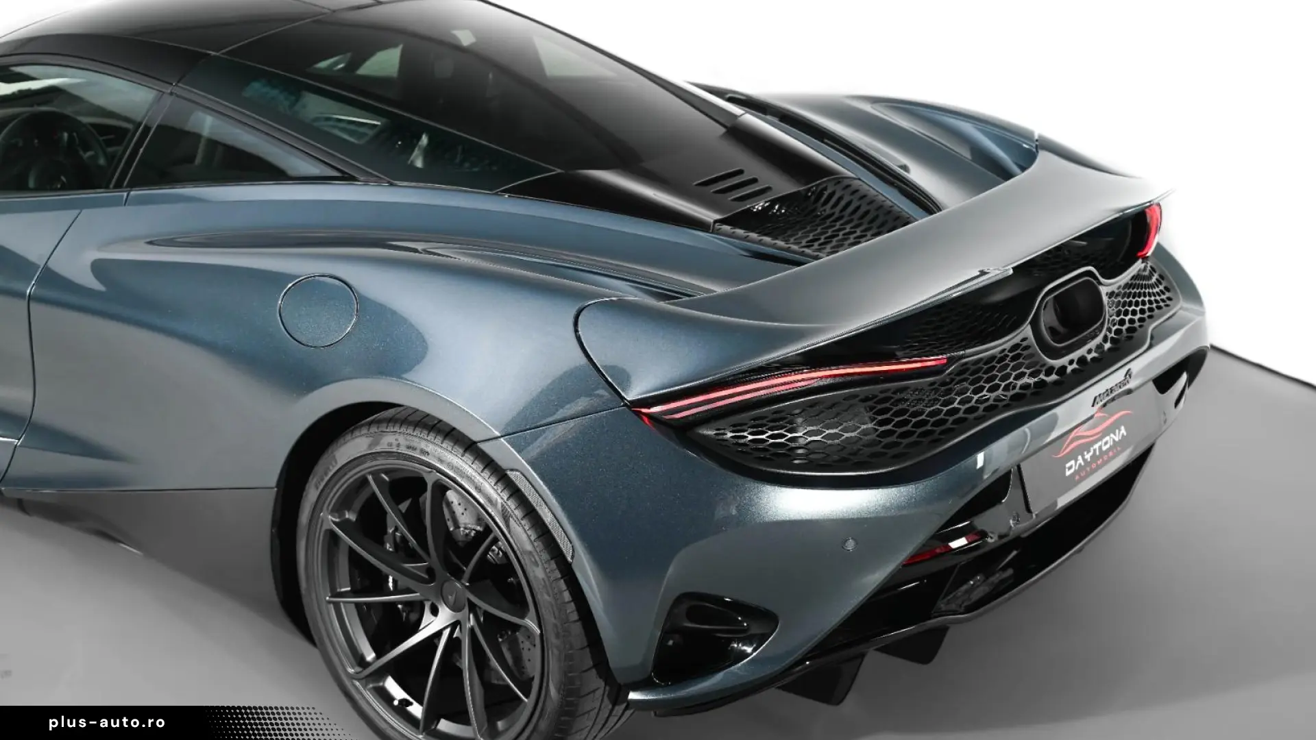 McLaren 750S   226 KM   TechLux   Carbon