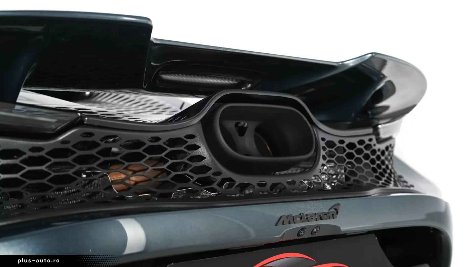 McLaren 750S   226 KM   TechLux   Carbon