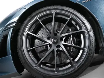 McLaren 750S   226 KM   TechLux   Carbon