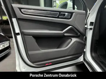 PORSCHE Cayenne GTS