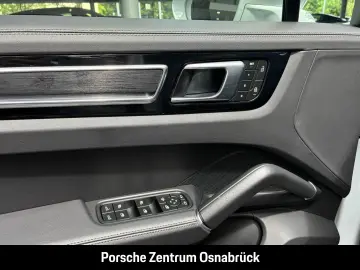 PORSCHE Cayenne GTS