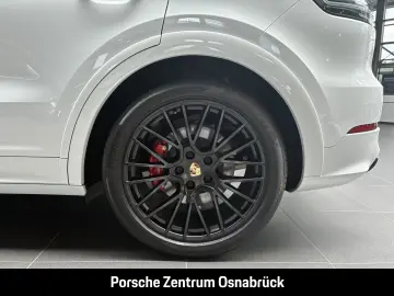 PORSCHE Cayenne GTS