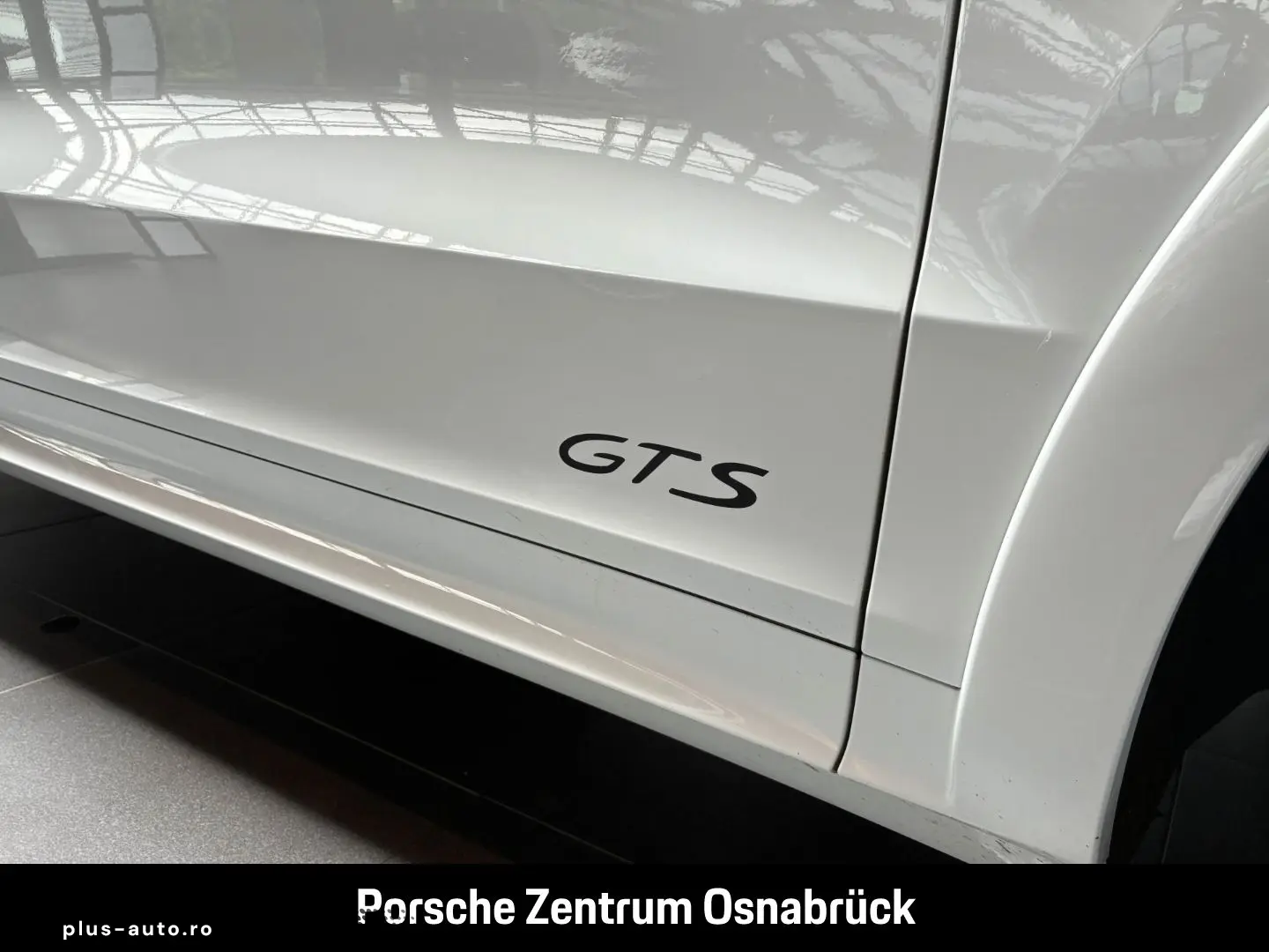 PORSCHE Cayenne GTS