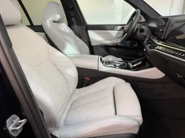 BMW X5 xDrive50e M Sport Bowers & Wilkins AHK LED