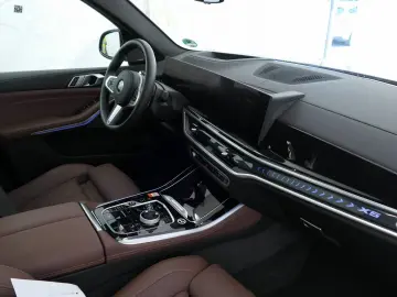 BMW X5 xDrive40d M Sport 2-Achs-Luft AHK PANO H&K 21