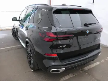 BMW X5 xDrive40d M Sport 2-Achs-Luft AHK PANO H&K 21