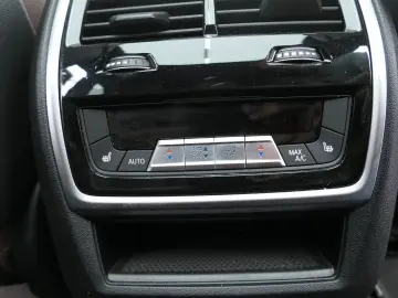 BMW X5 xDrive40d M Sport 2-Achs-Luft AHK PANO H&K 21